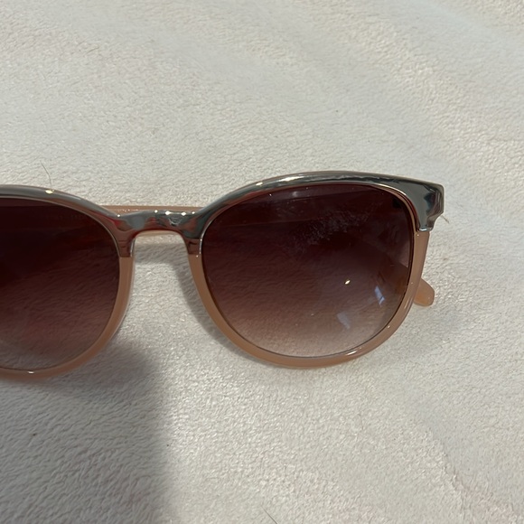 Silver and pink sunglasses - Picture 4 of 4